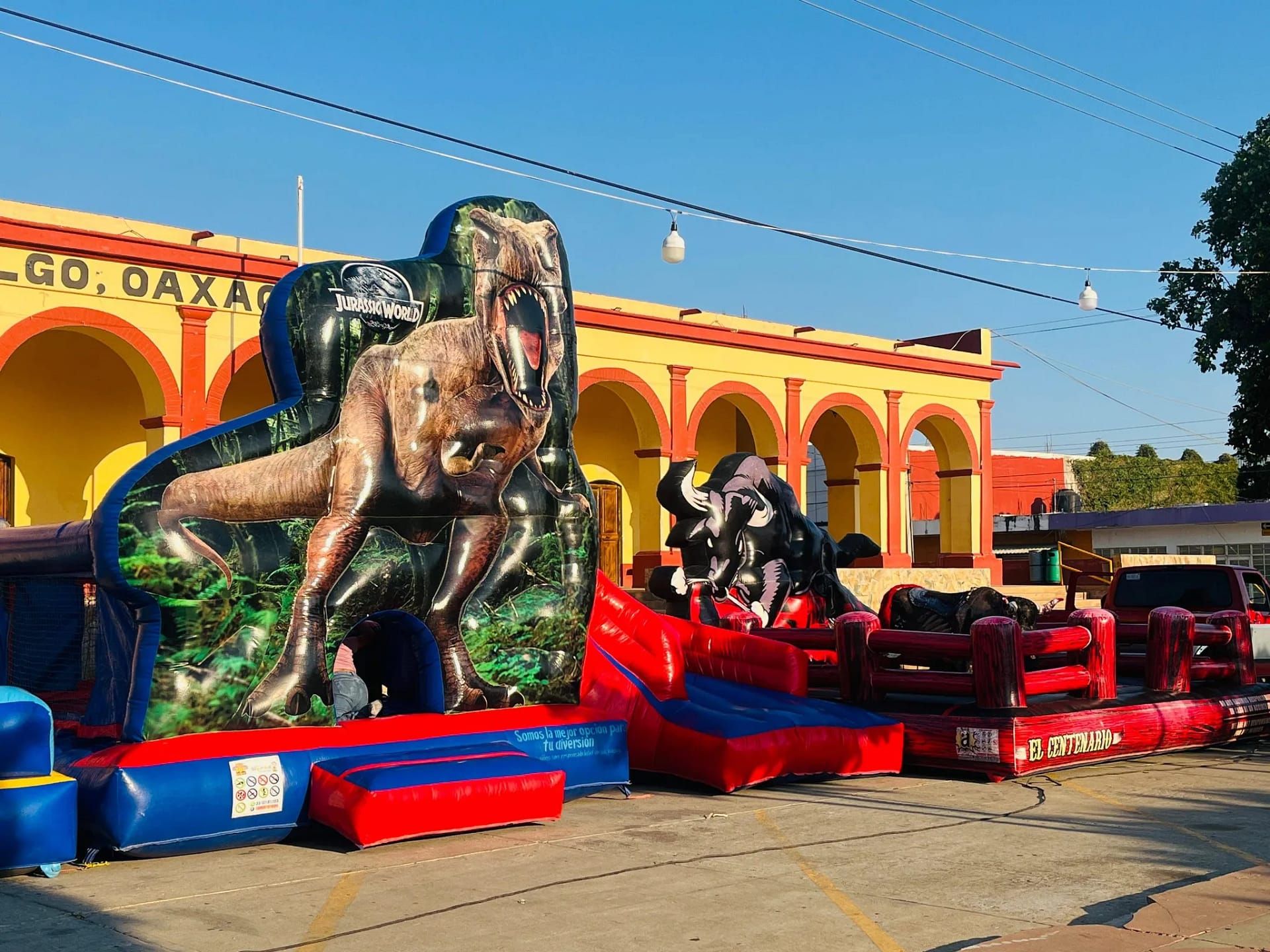 ¡Tarde de inflables gratis para niñas y niños!